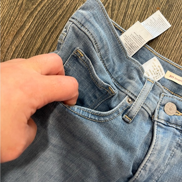 Levi's 311 Shaping Skinny Capri Jeans Mid Rise Denim Medium Wash Blue Size 27 - Picture 5 of 12